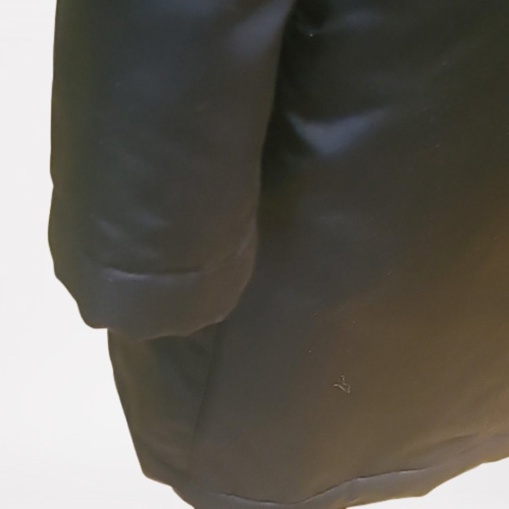 GUCCI Vintage fitted waist black warm coat with gold accent buttons - Picture 14 of 14